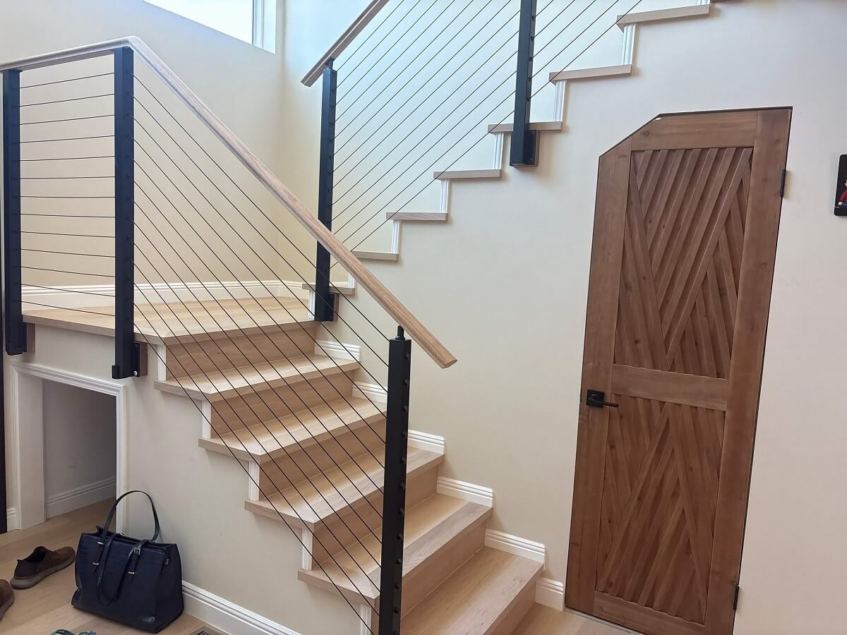11 Modern Interior Stair Cable Railing Ideas and Pictures